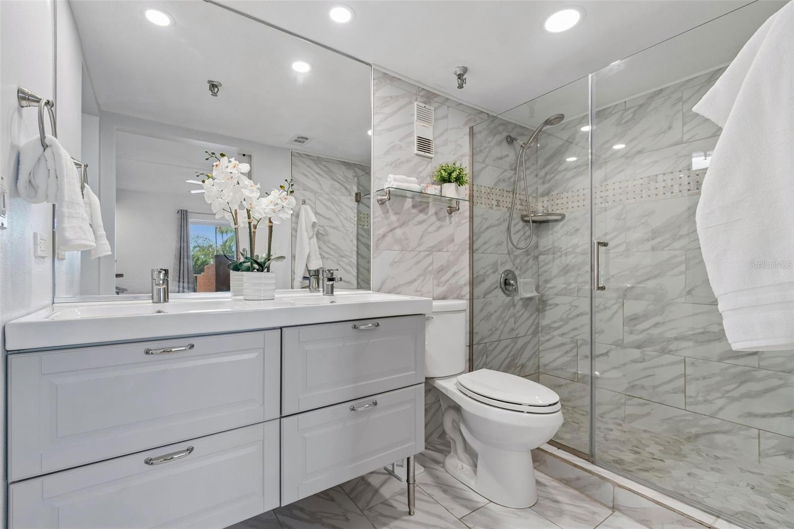 7430 SUNSHINE SKYWAY LN S #201 — photo 36
