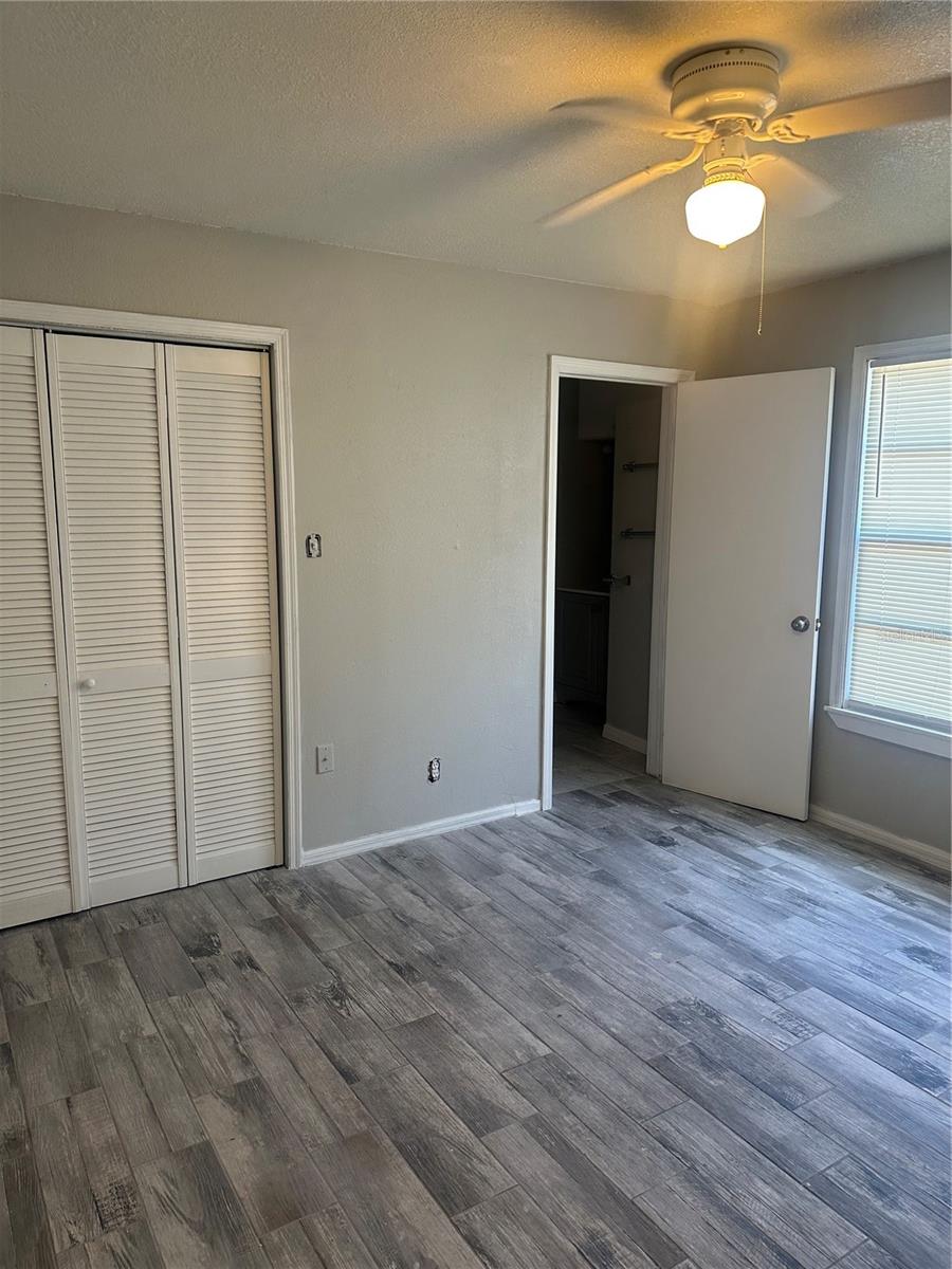 807 E OSBORNE AVE — photo 6