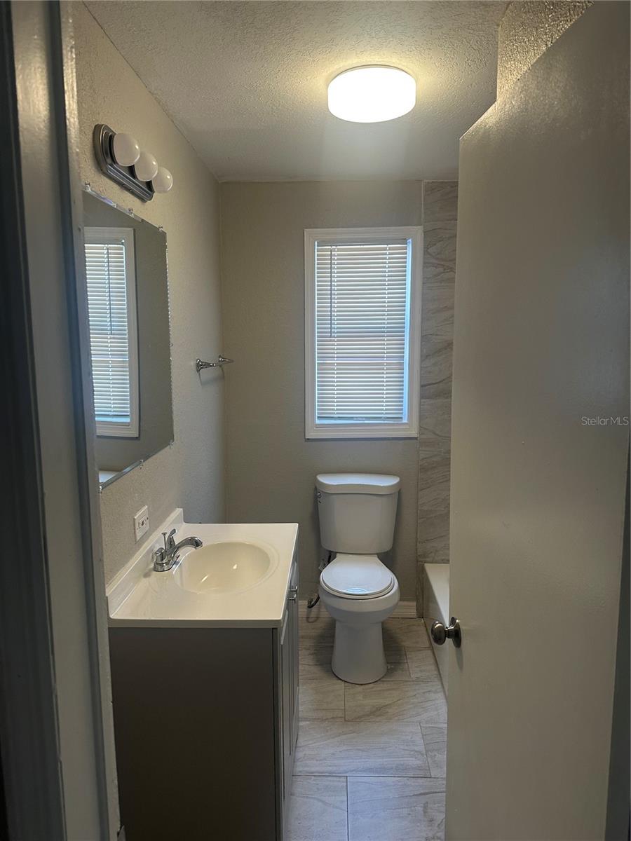 807 E OSBORNE AVE — photo 9