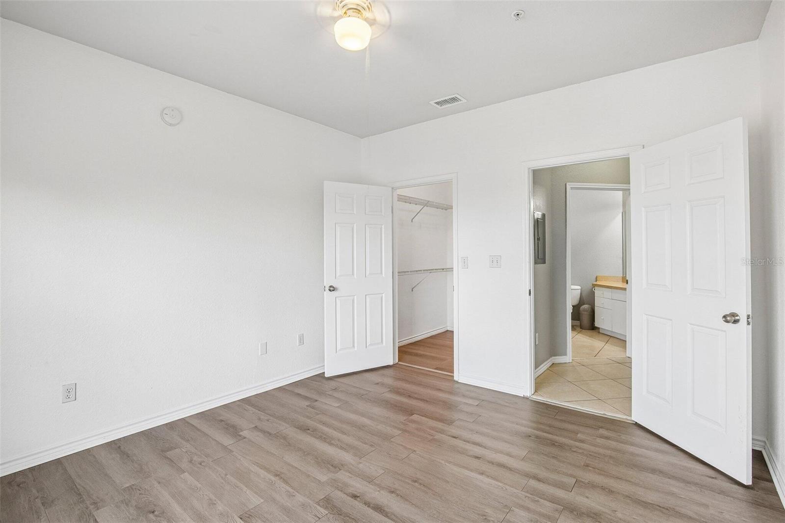 4333 BAYSIDE VILLAGE DR #322 — photo 26