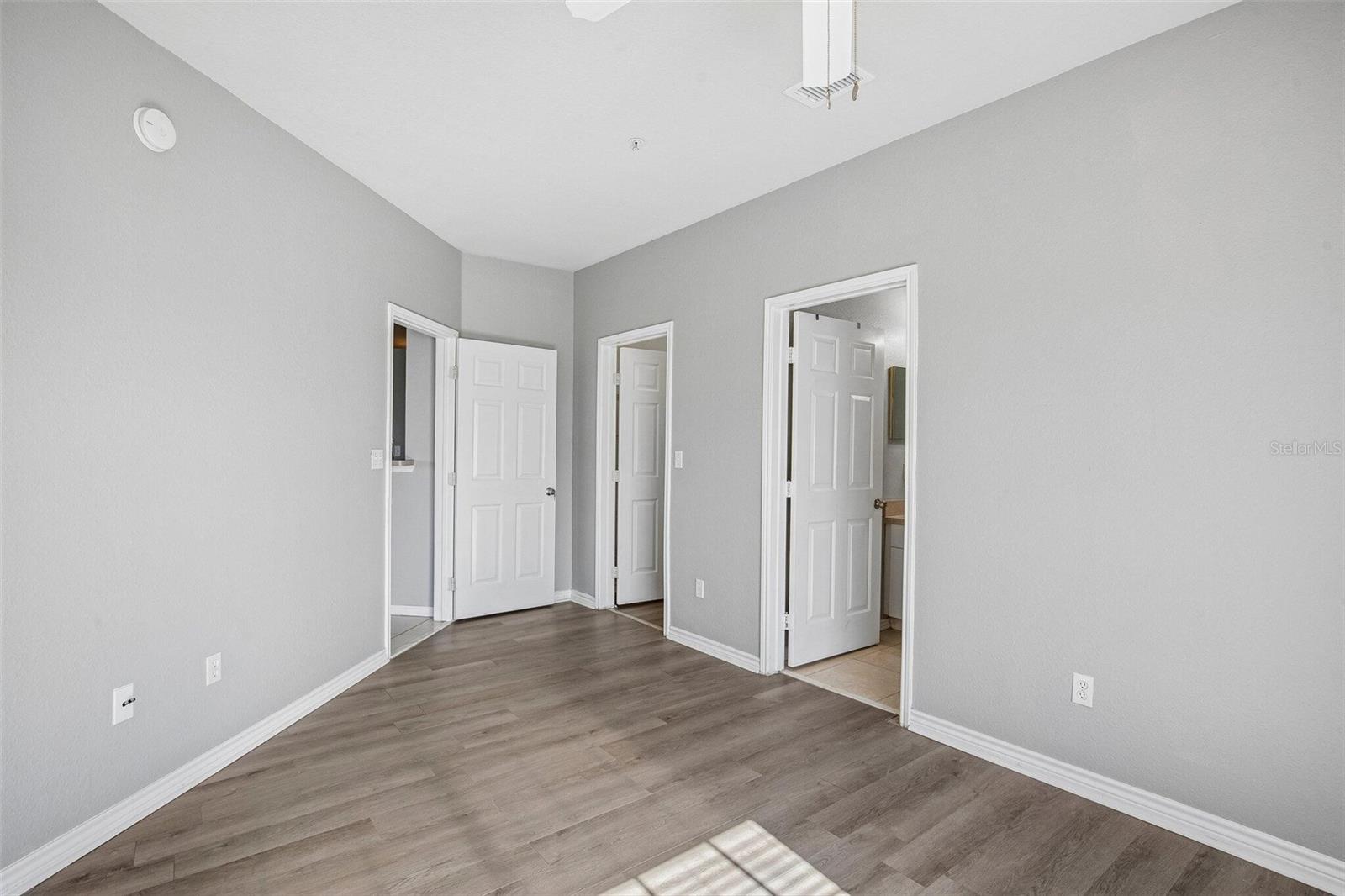 4333 BAYSIDE VILLAGE DR #322 — photo 16