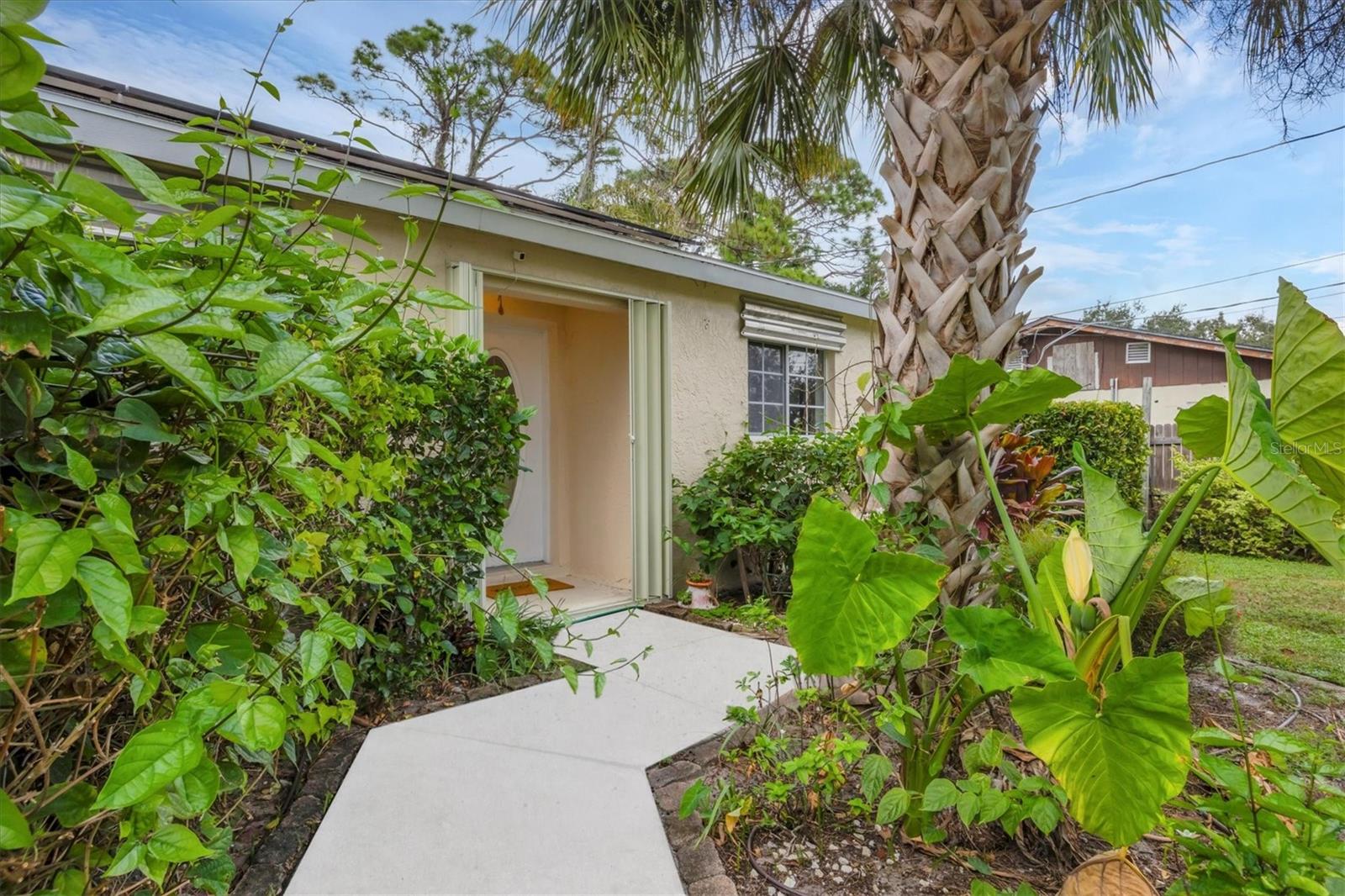 2445 APACHE ST — photo 9
