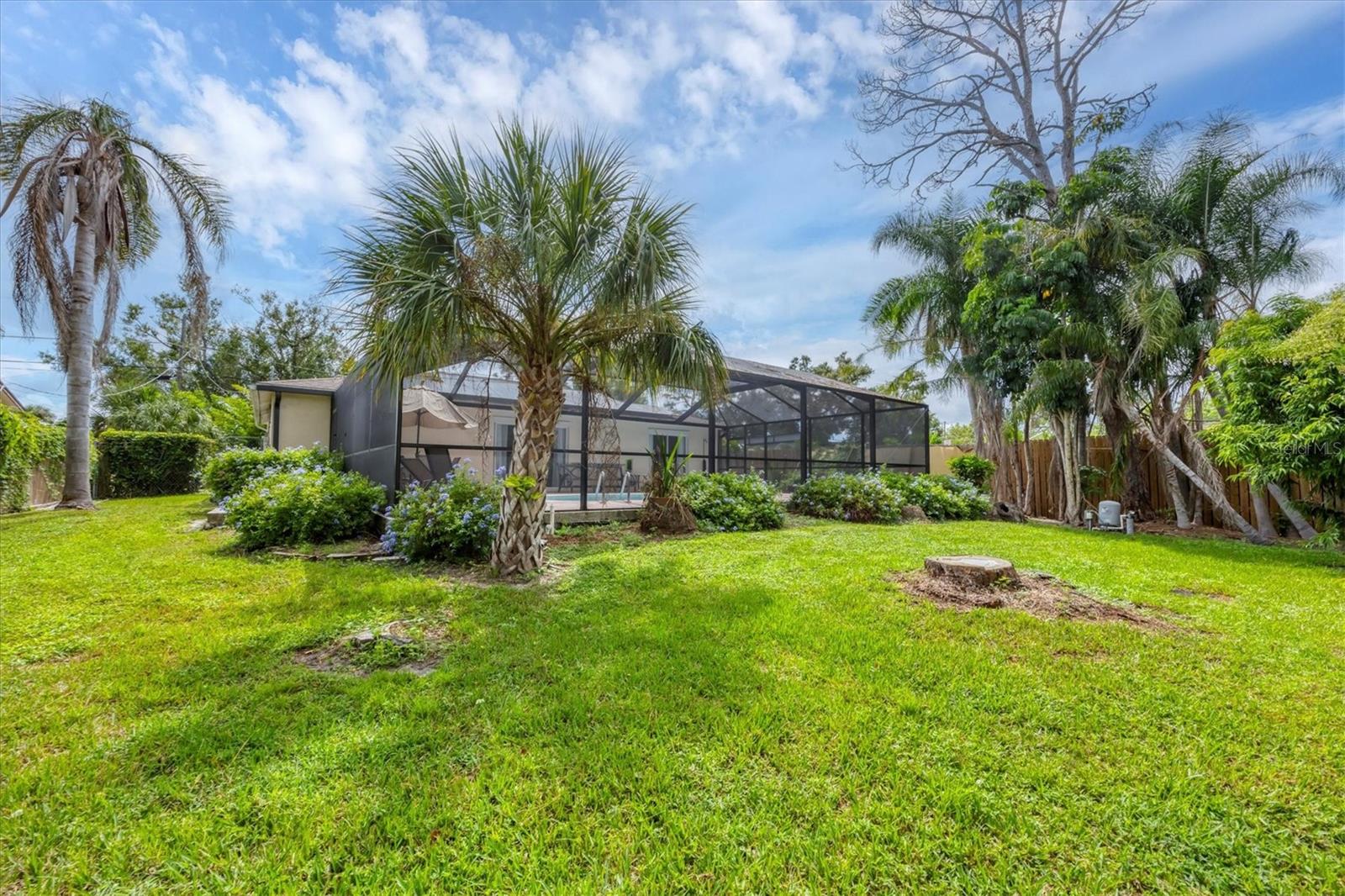 2445 APACHE ST — photo 32
