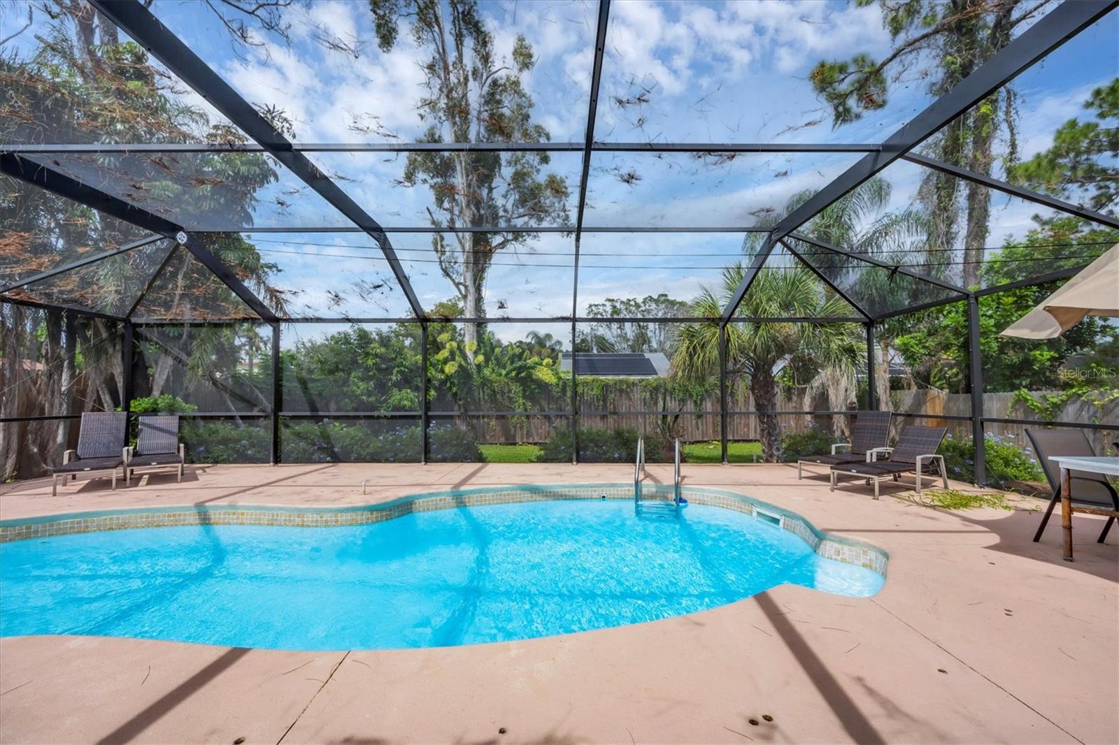 2445 APACHE ST — photo 29