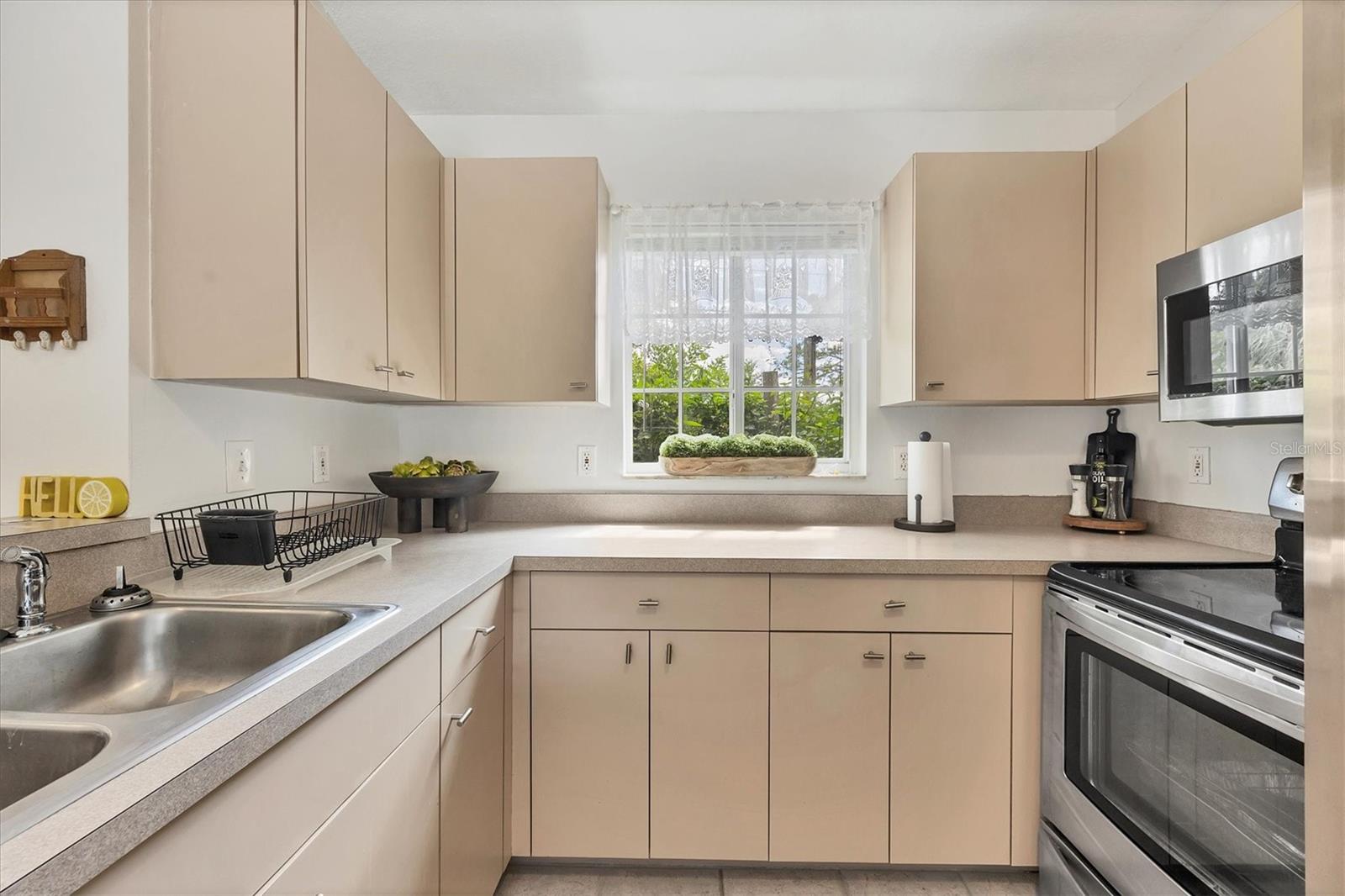 2445 APACHE ST — photo 18