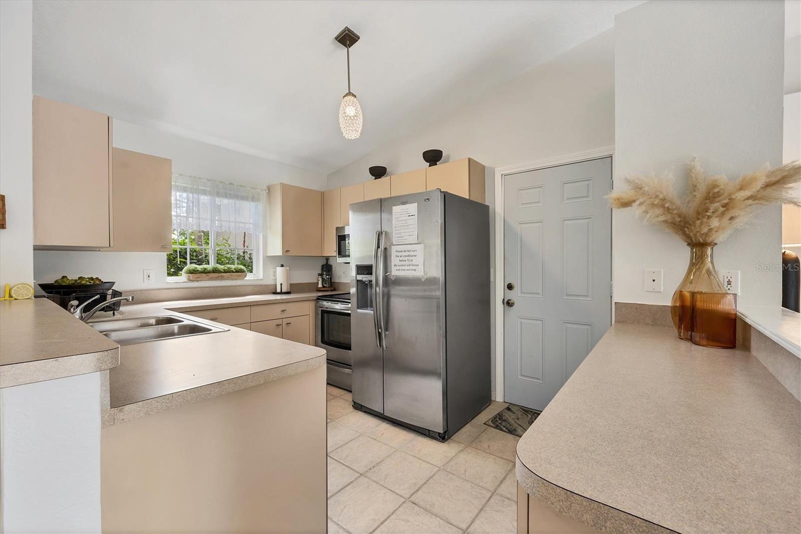 2445 APACHE ST — photo 17