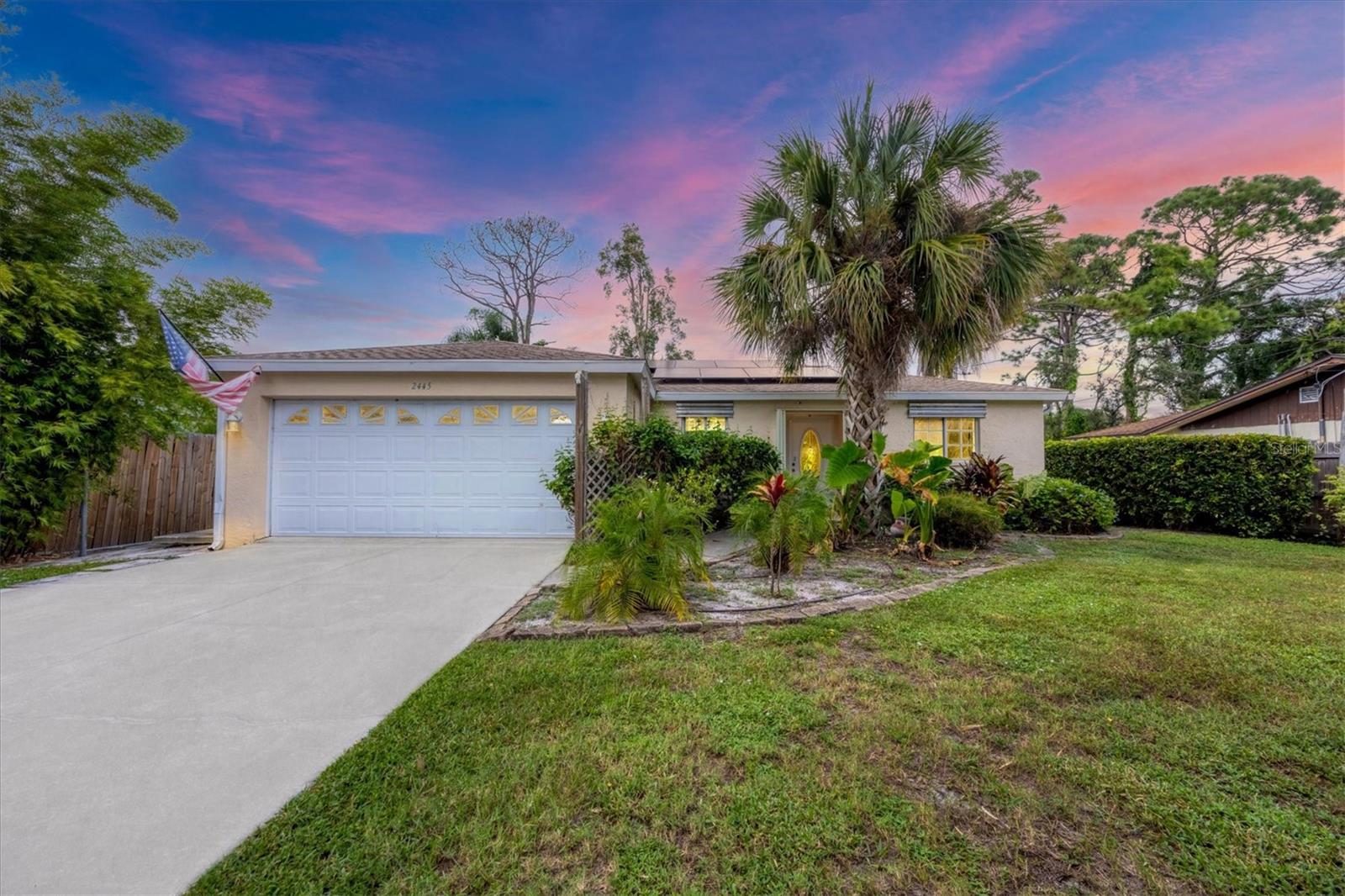 2445 APACHE ST — photo 2