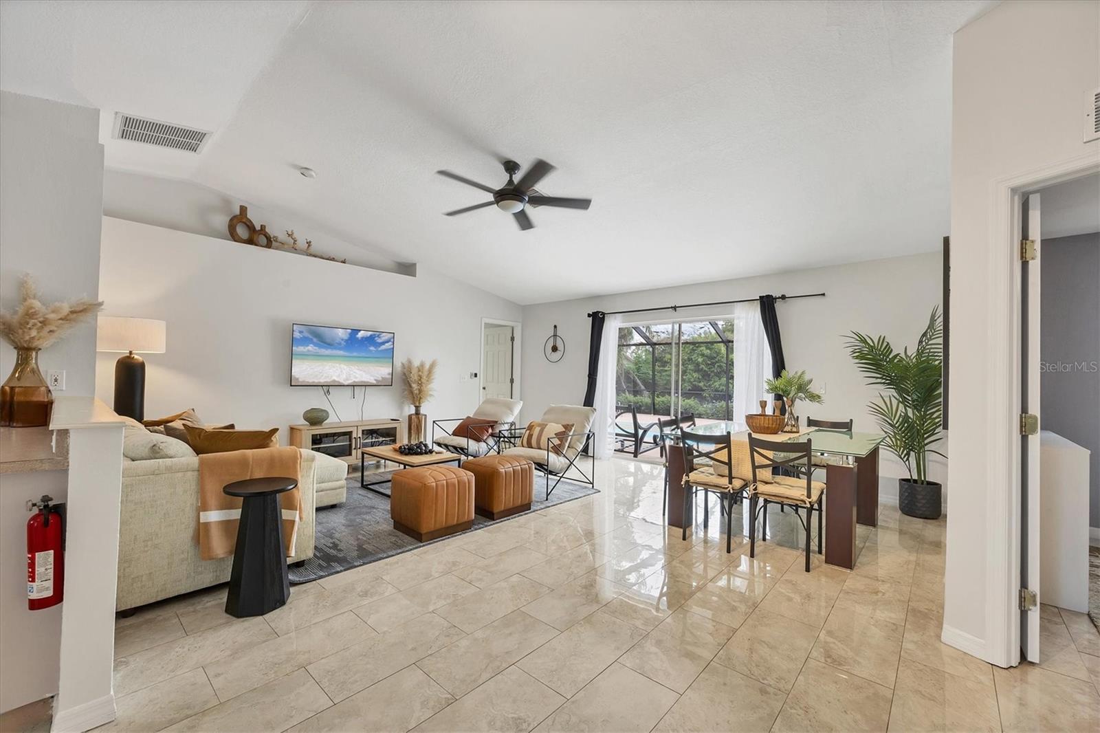 2445 APACHE ST — photo 11