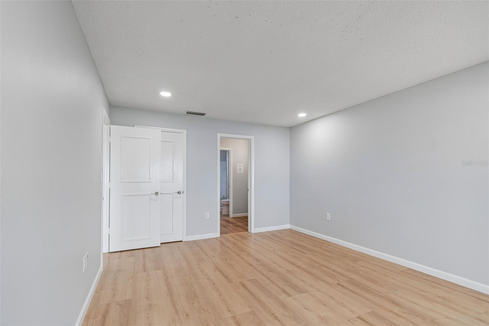 100 BLUFF VIEW DR #509C — photo 35