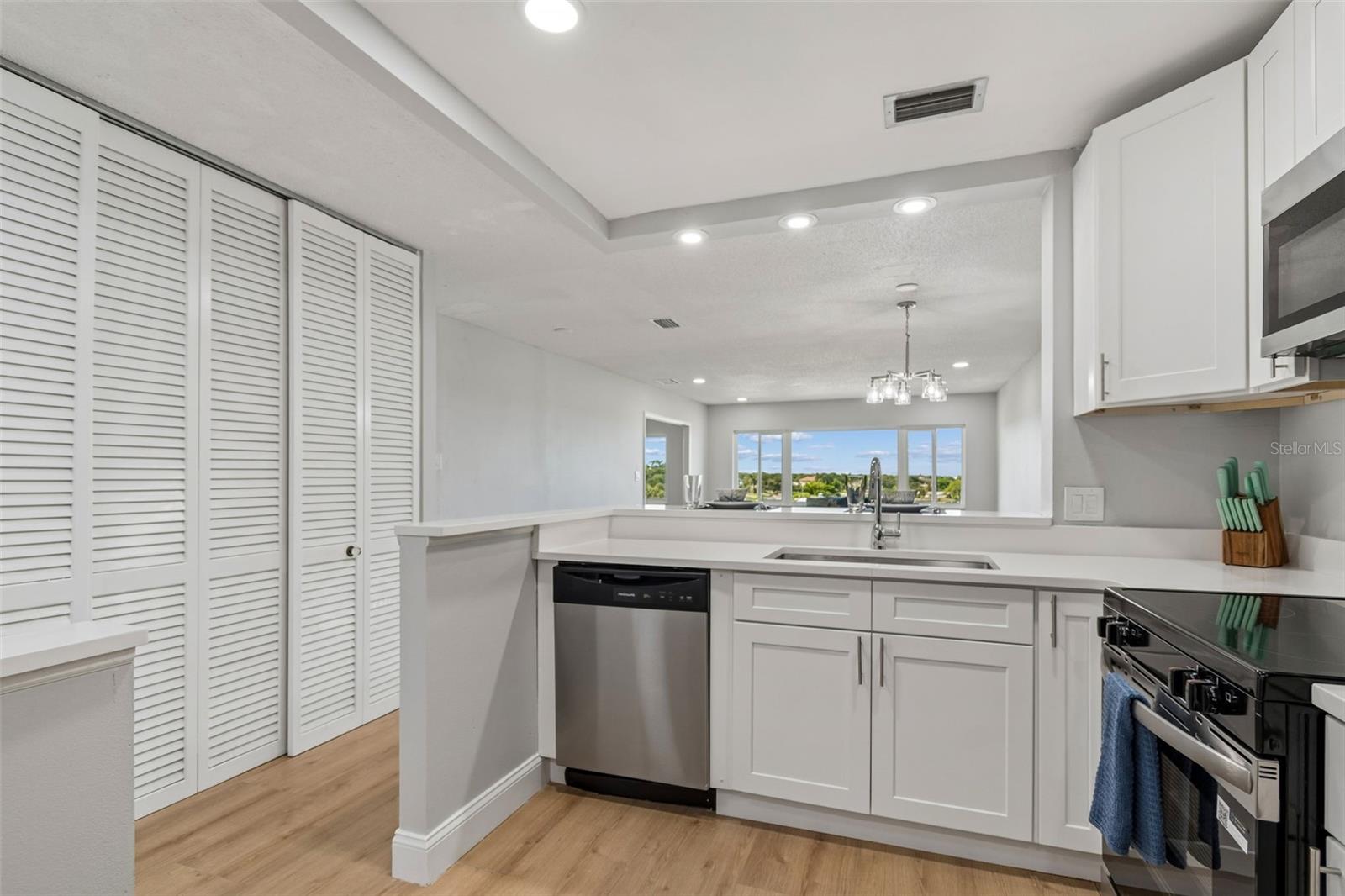 100 BLUFF VIEW DR #509C — photo 9
