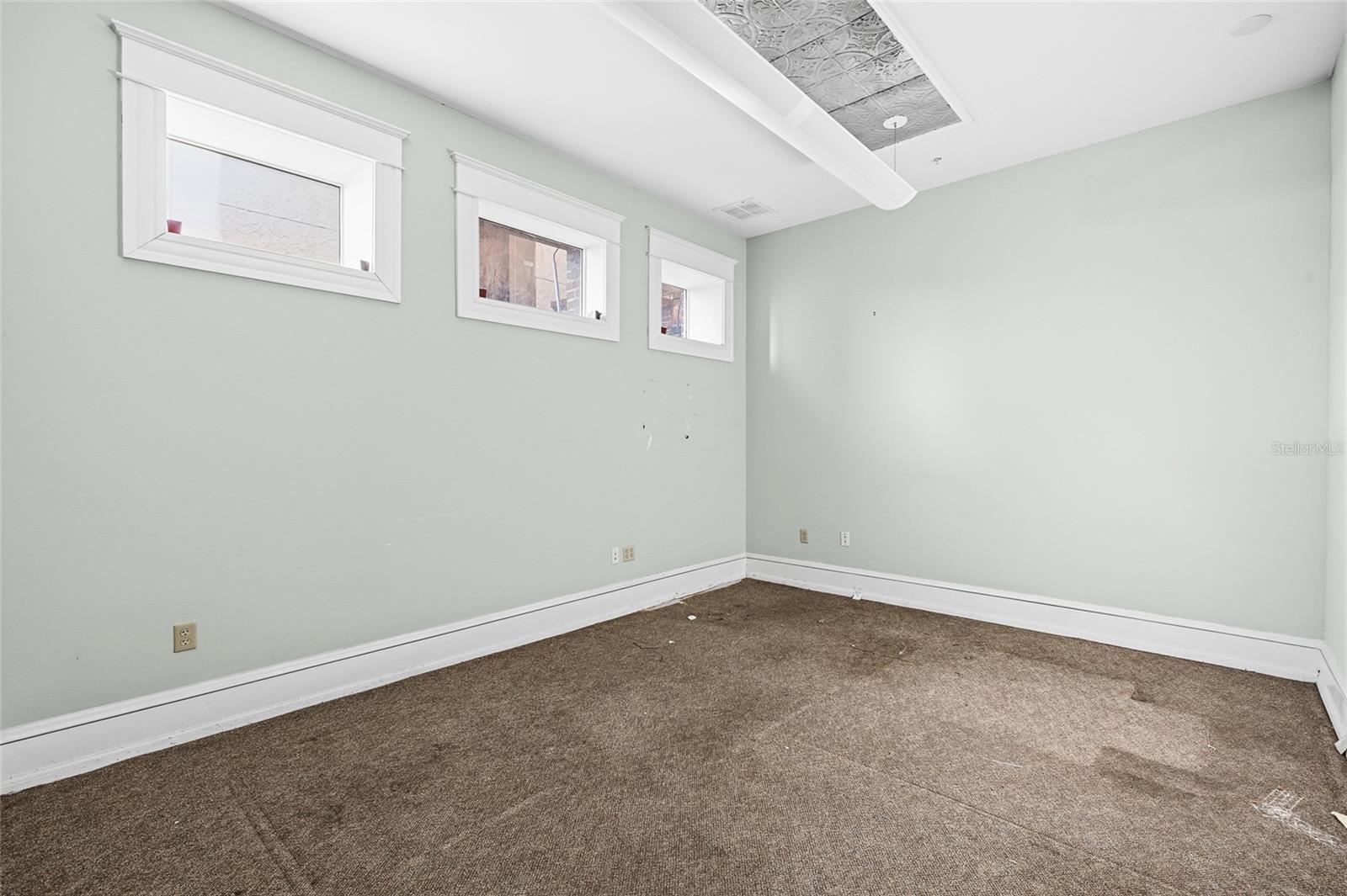 1829 E 7TH AVE — photo 10