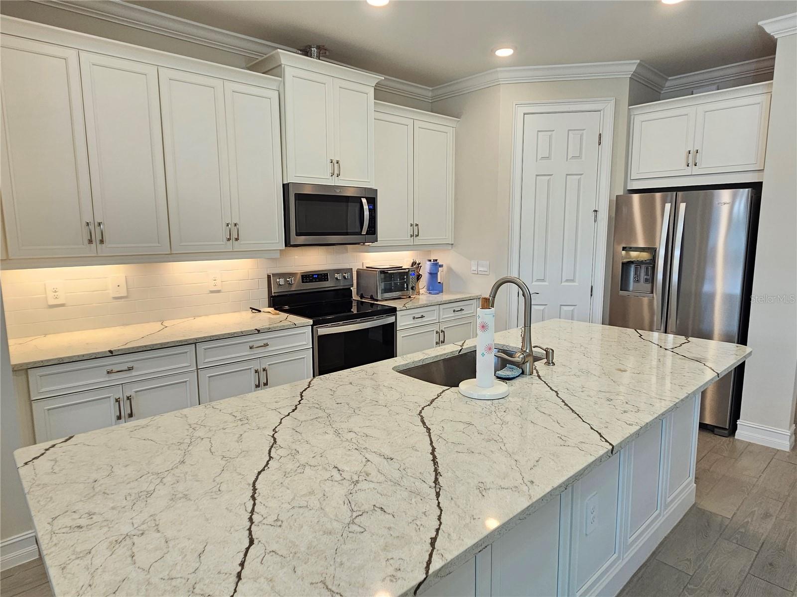 104 VILLORESI BLVD — photo 22