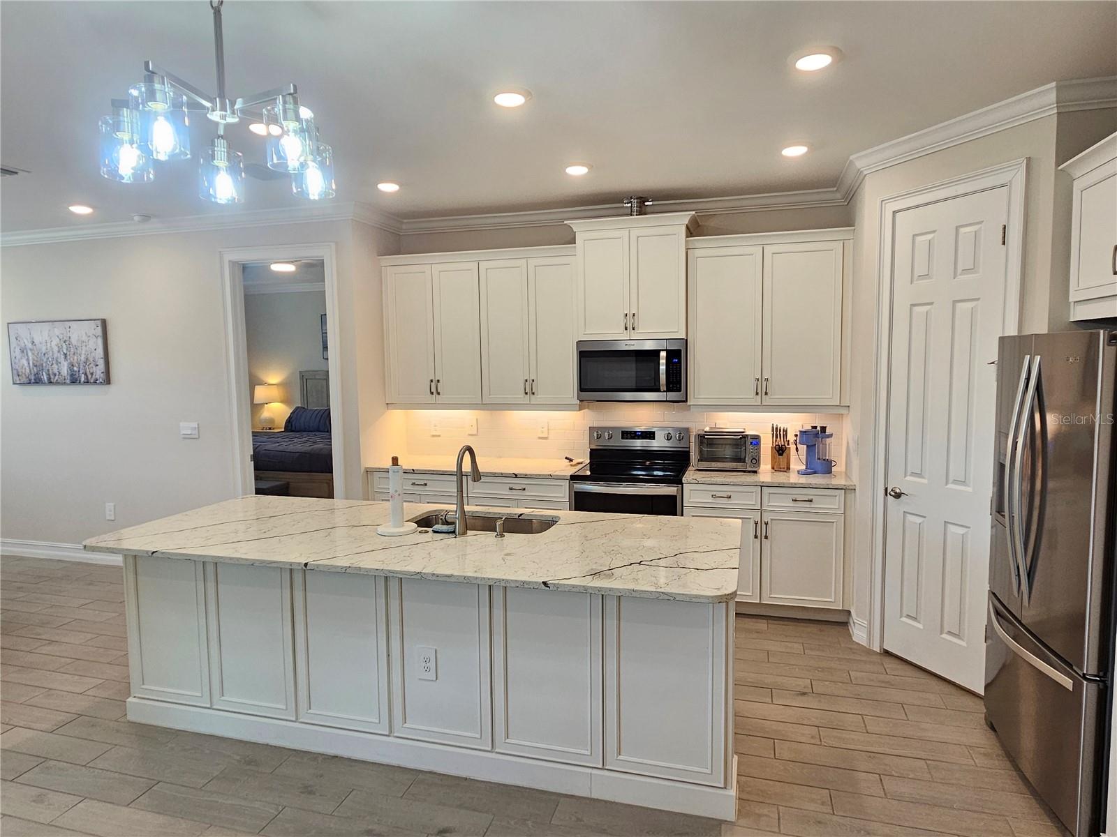 104 VILLORESI BLVD — photo 20