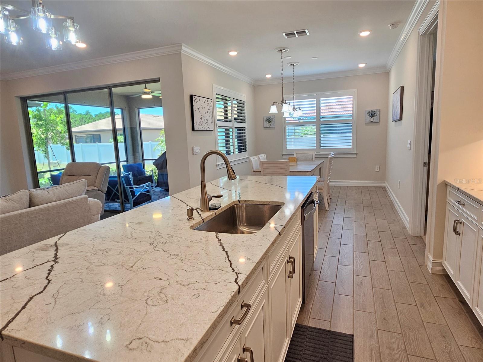 104 VILLORESI BLVD — photo 25