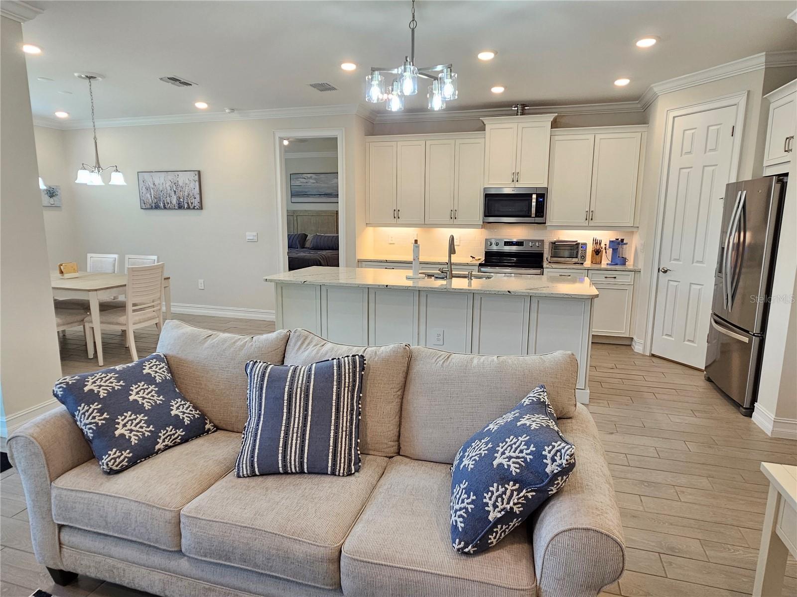 104 VILLORESI BLVD — photo 19