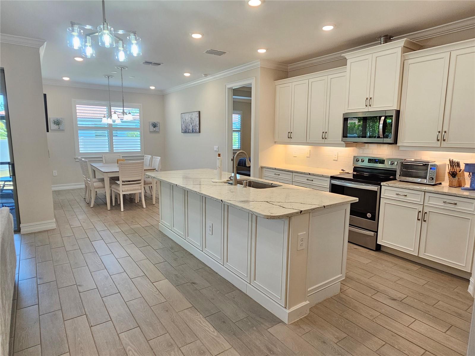 104 VILLORESI BLVD — photo 7