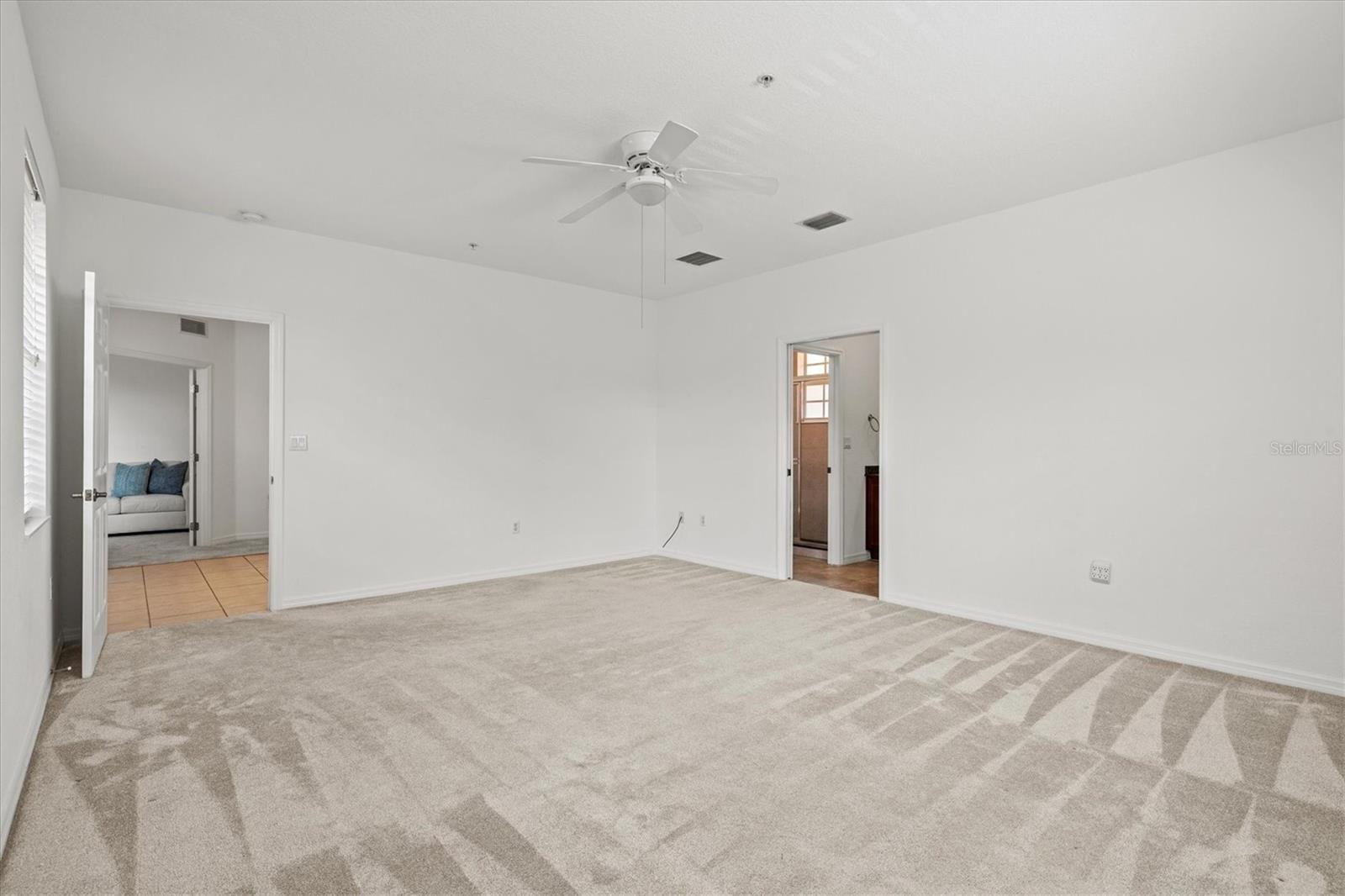 2309 JESSIE HARBOR DR #2402 — photo 34