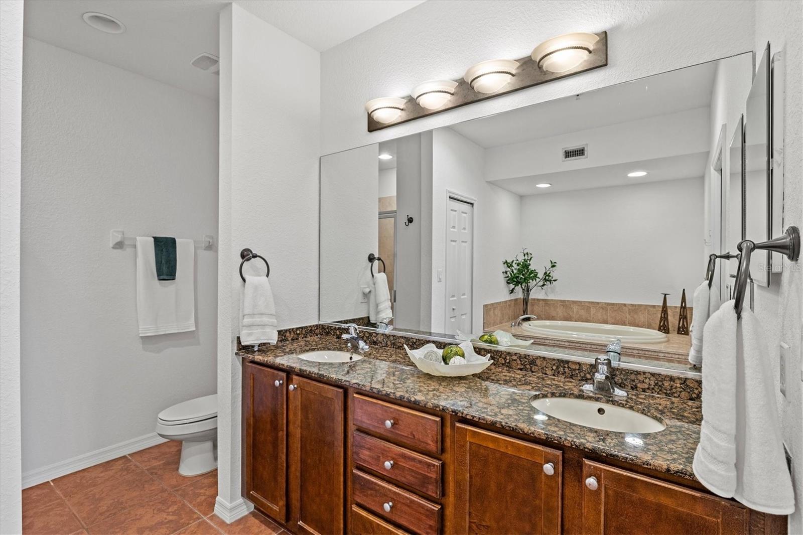 2309 JESSIE HARBOR DR #2402 — photo 28