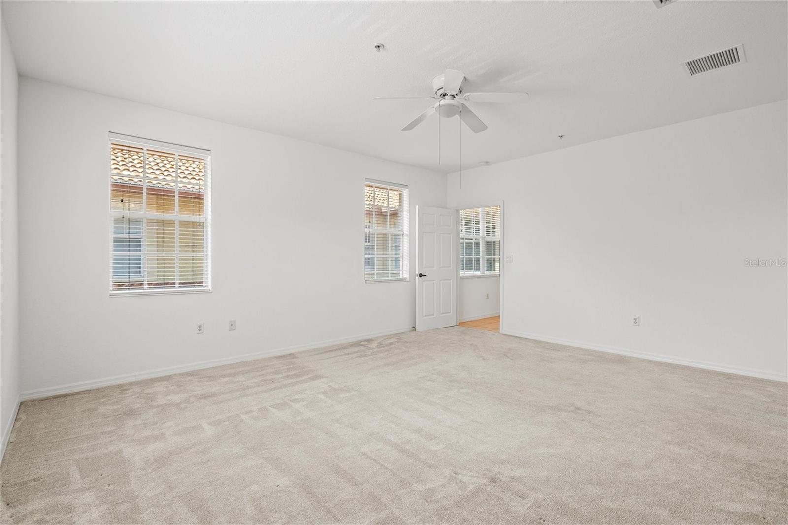 2309 JESSIE HARBOR DR #2402 — photo 35