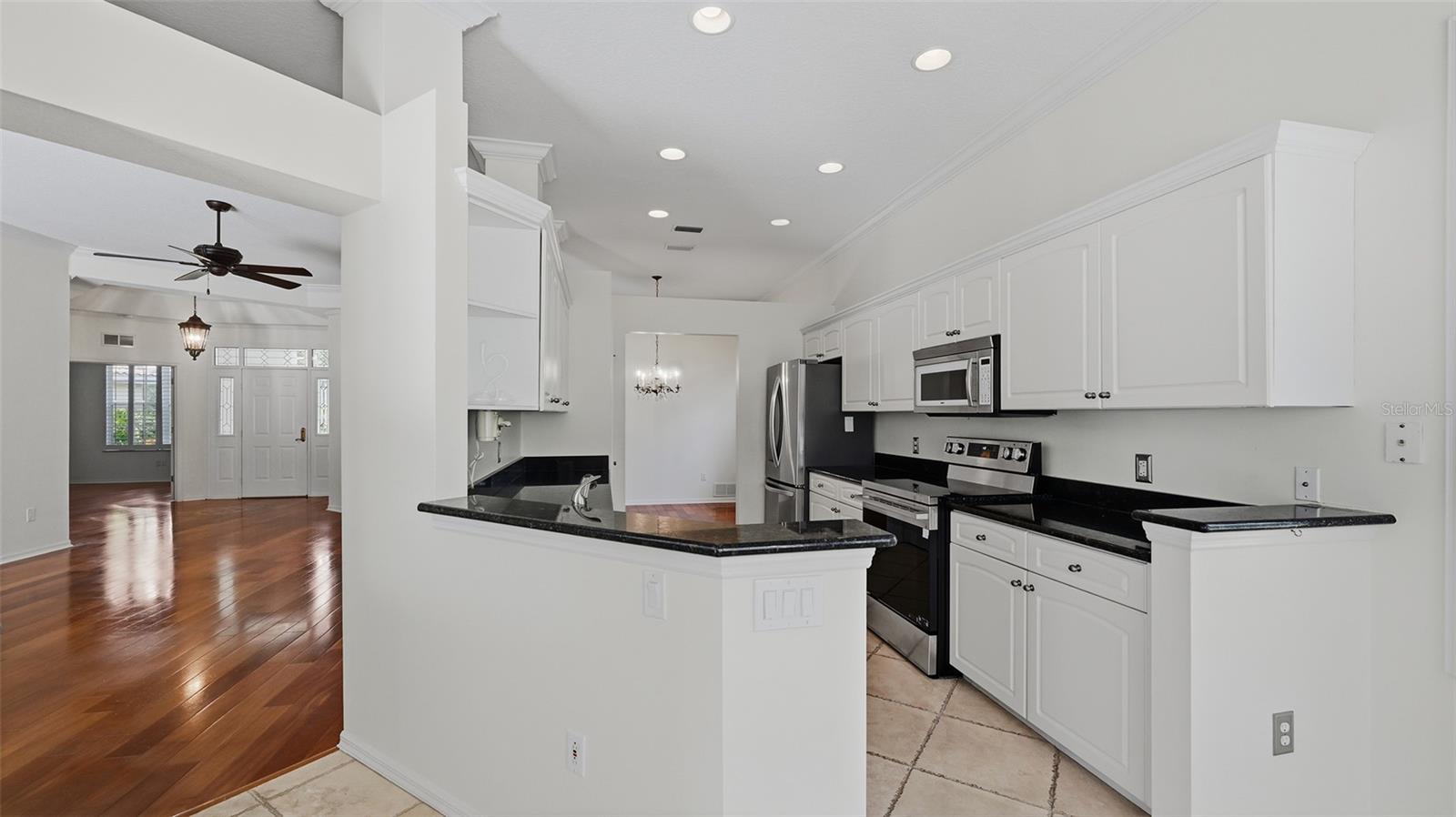 238 VESTAVIA DR — photo 14