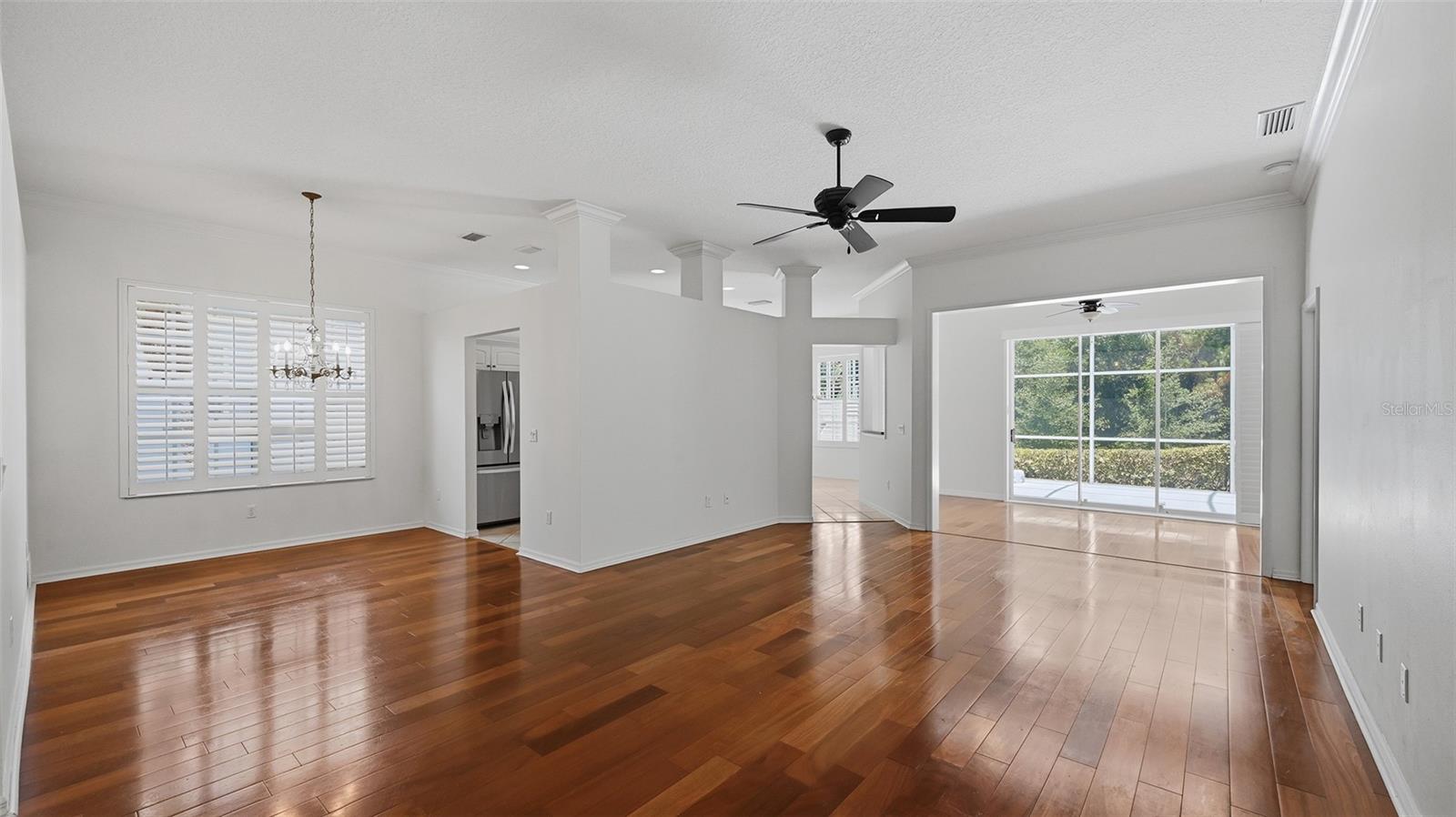 238 VESTAVIA DR — photo 4