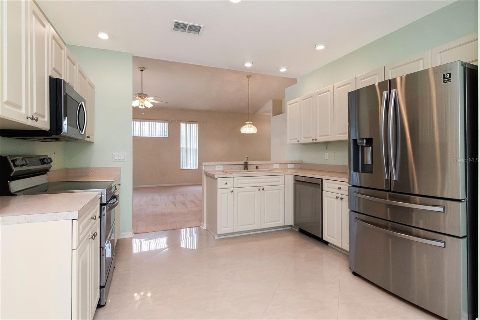 10029 BROOKDALE DR — photo 10