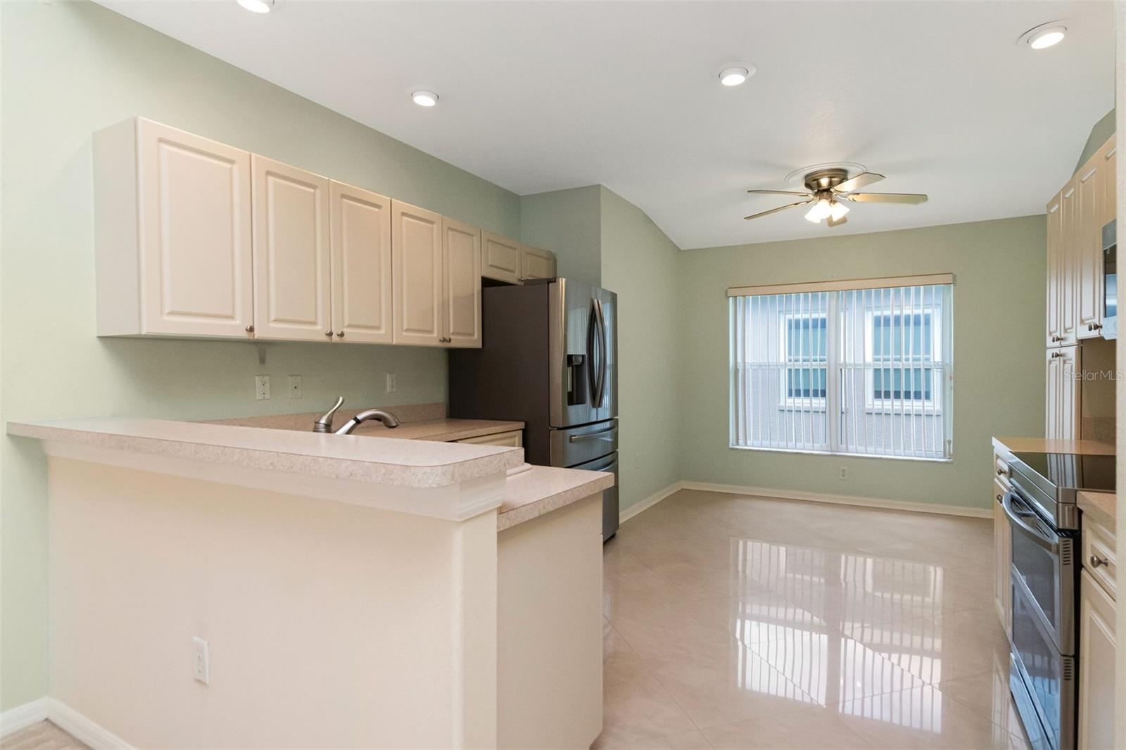 10029 BROOKDALE DR — photo 9