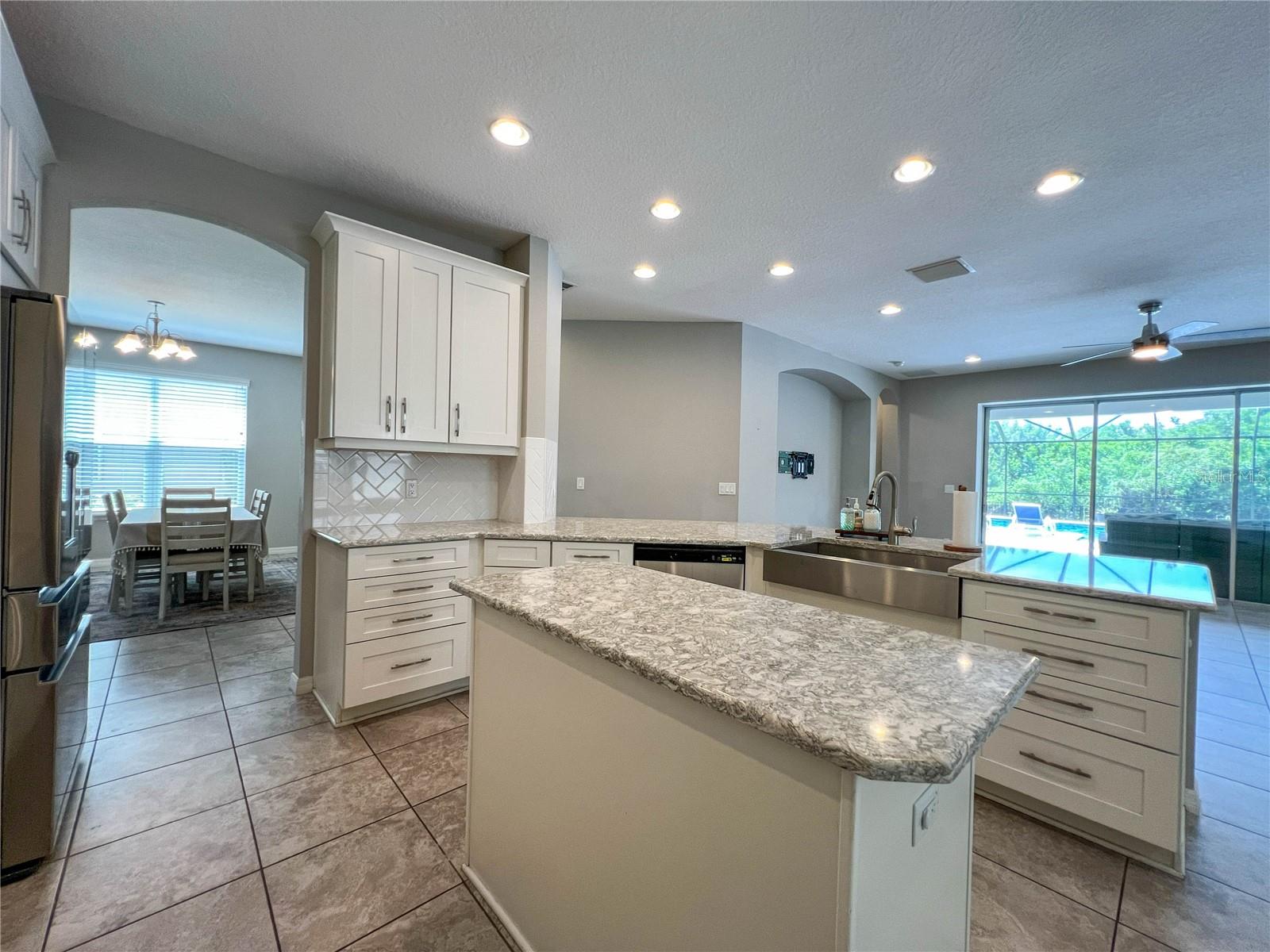 8033 CLEMENTINE LN — photo 6