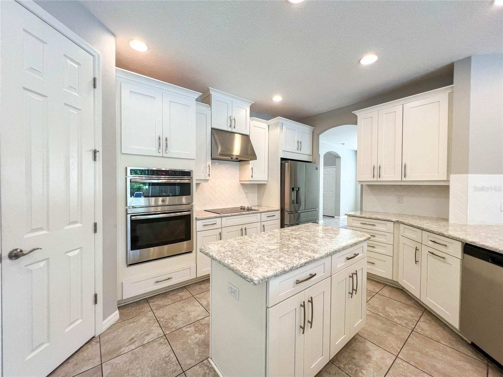 8033 CLEMENTINE LN — photo 30