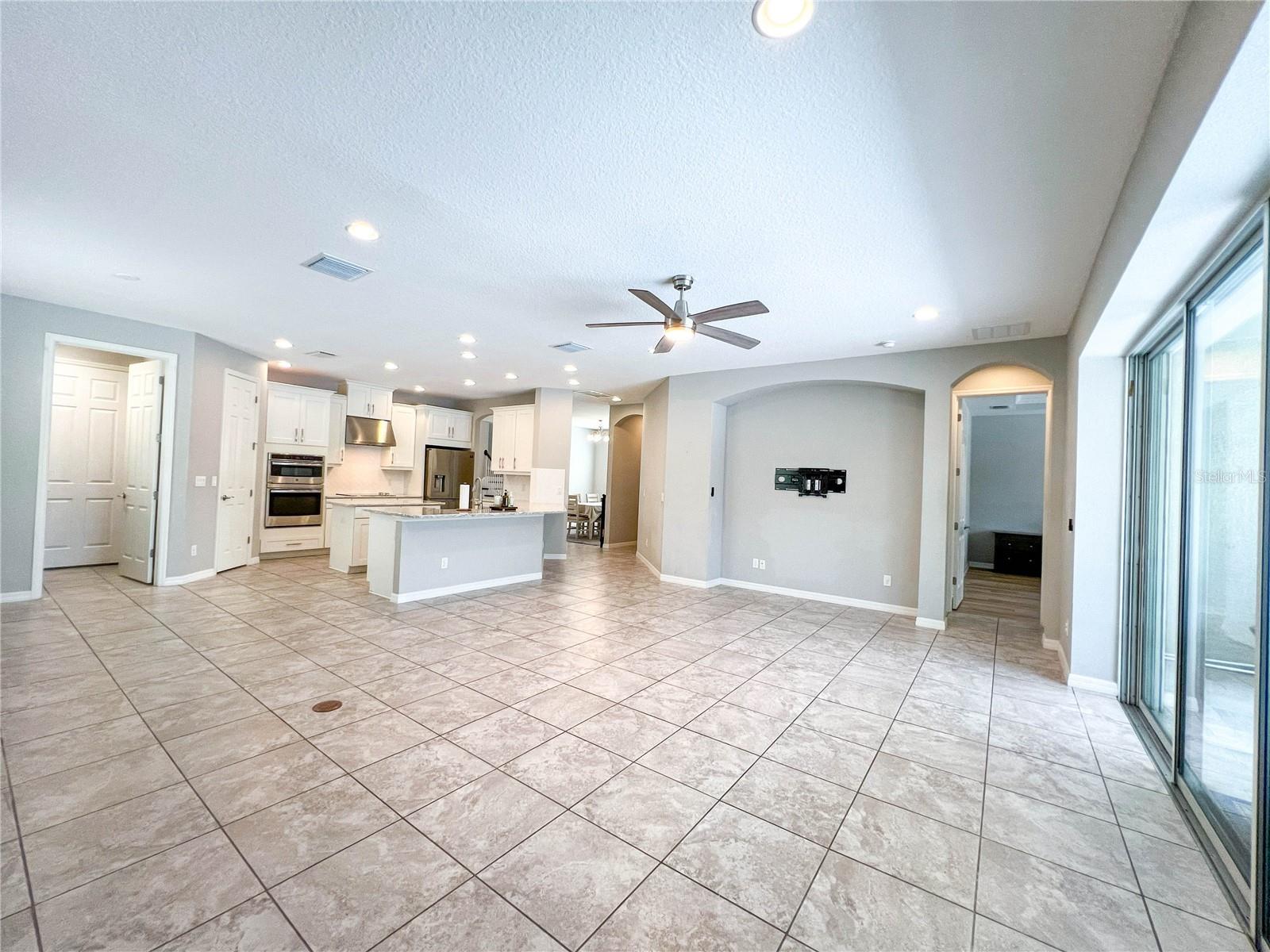 8033 CLEMENTINE LN — photo 4