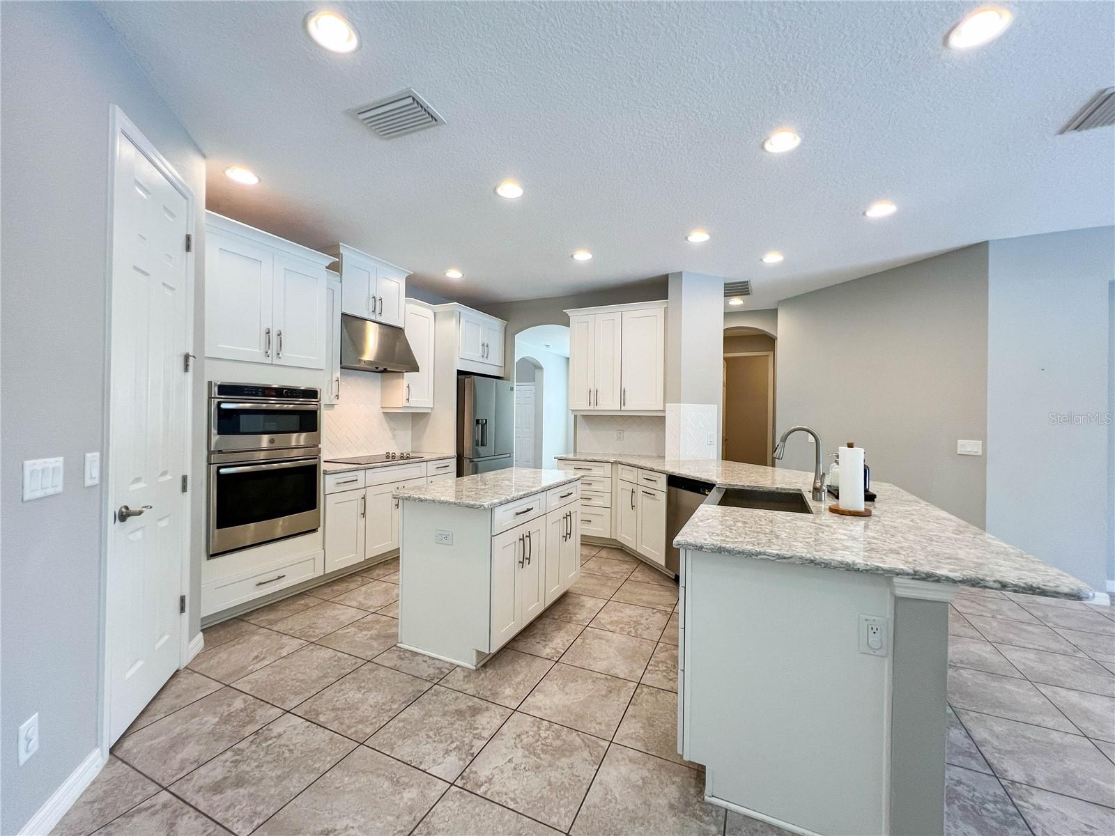 8033 CLEMENTINE LN — photo 8