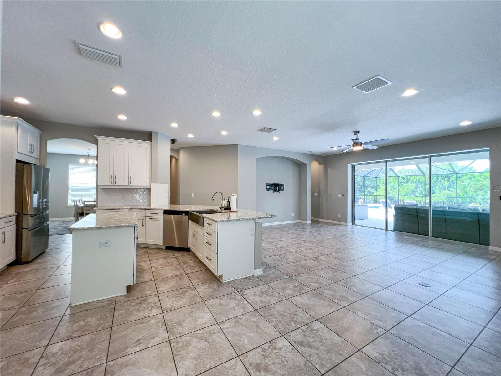 8033 CLEMENTINE LN — photo 9