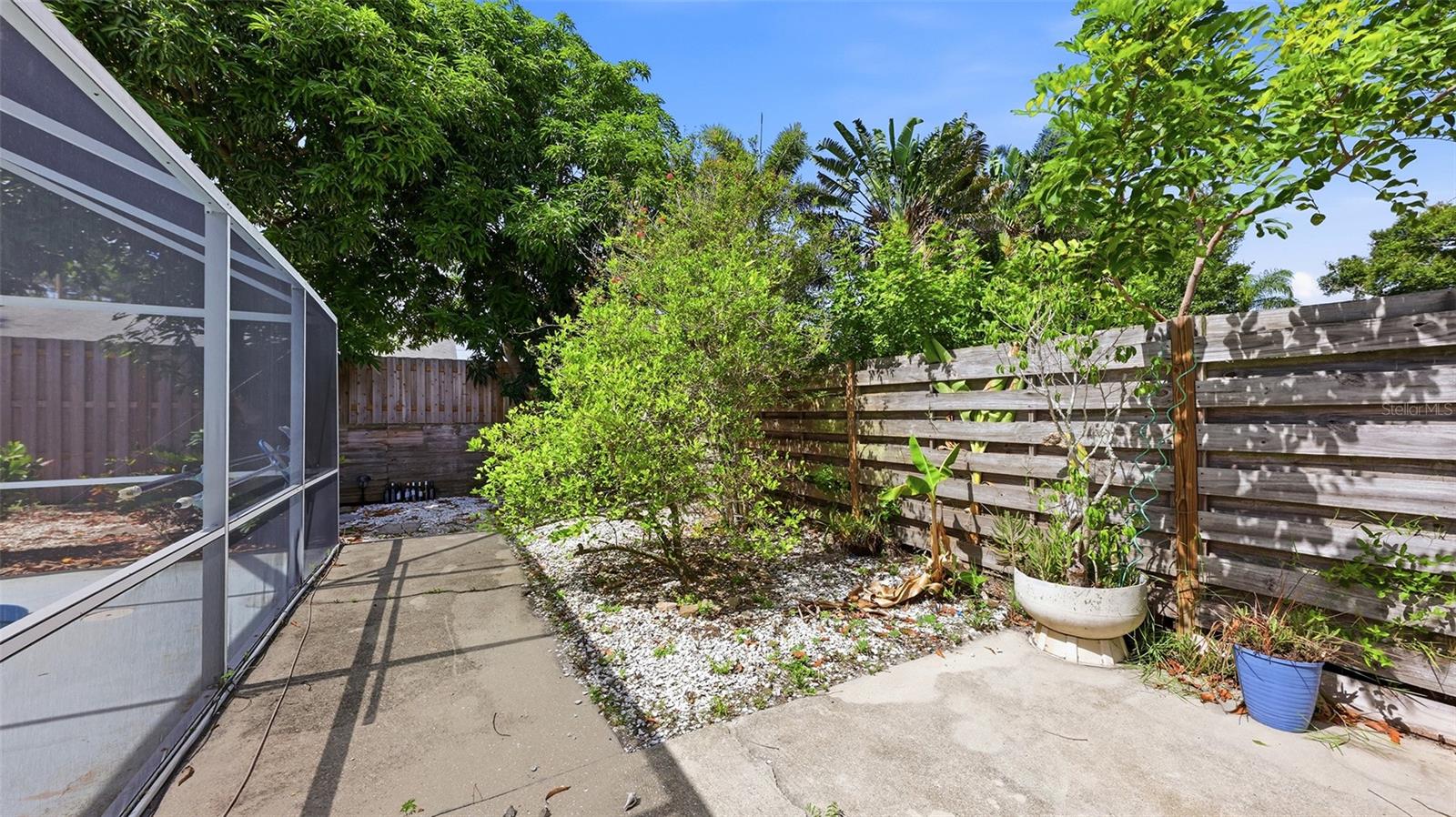 2220 DOUD ST — photo 43