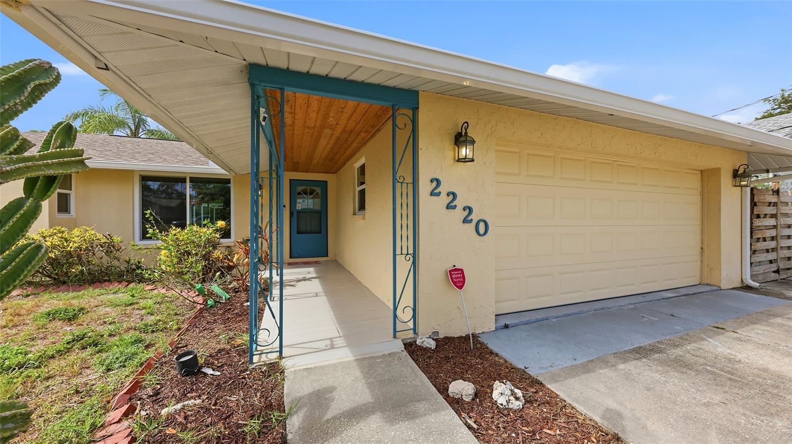 2220 DOUD ST — photo 3