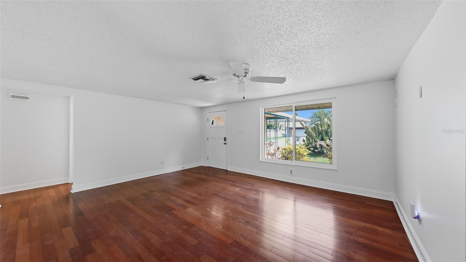 2220 DOUD ST — photo 5