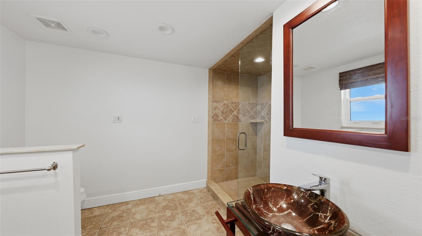 2220 DOUD ST — photo 19
