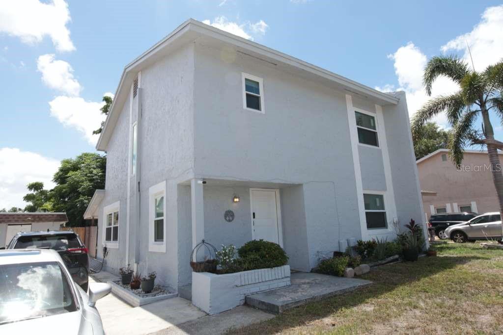 2073 SAN SEBASTIAN WAY N — photo 2