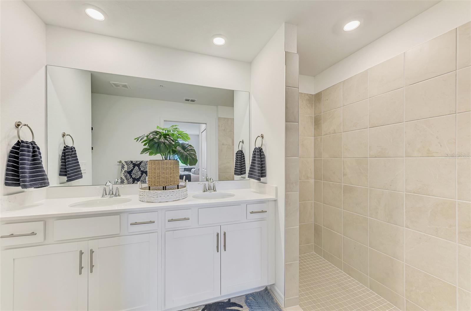 12520 GALAPAGOS CT #102 — photo 39
