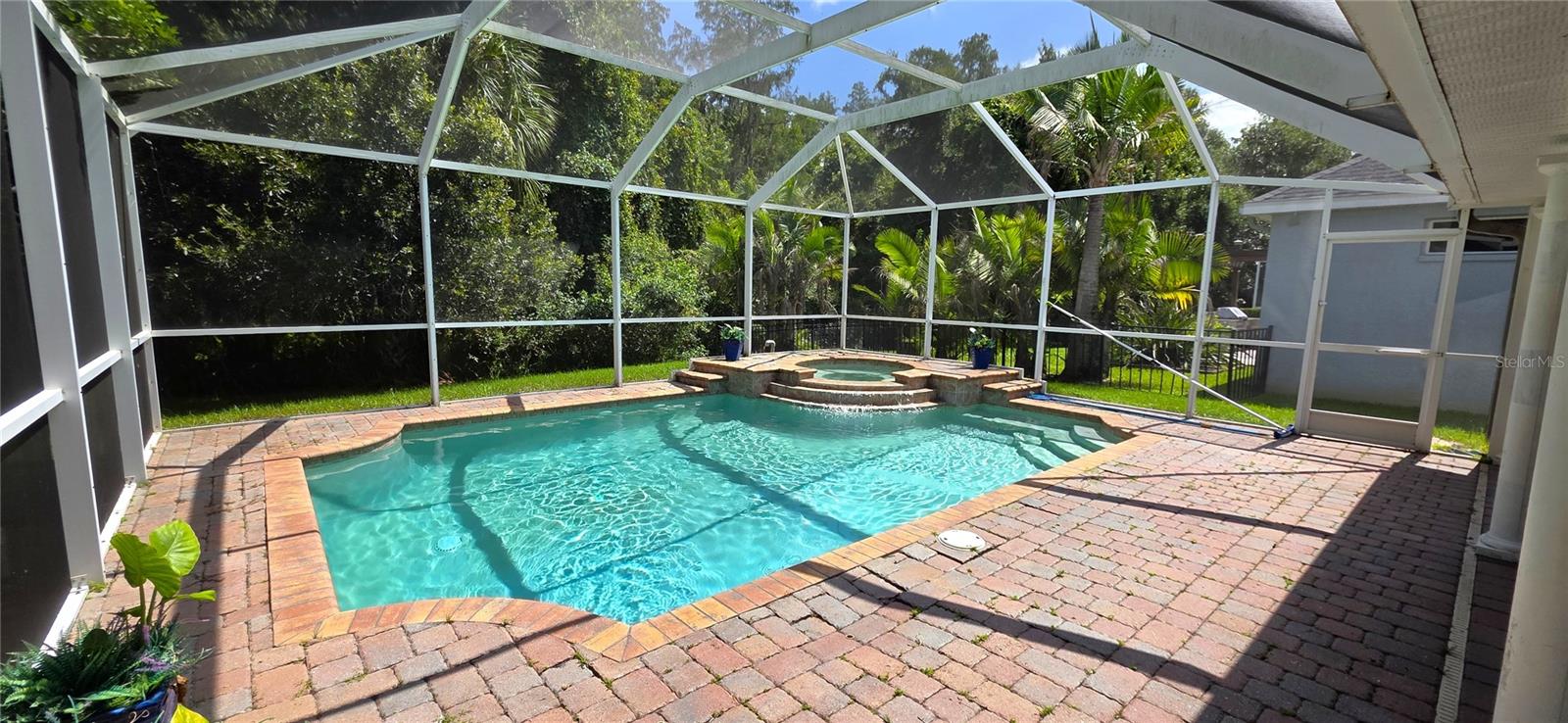 11609 GREENSLEEVE AVE — photo 2