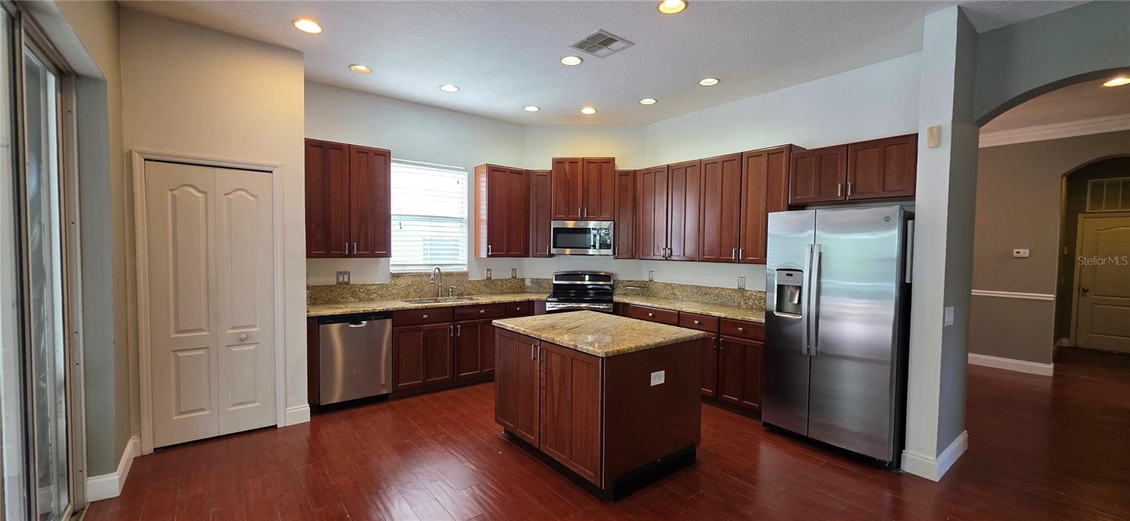 11609 GREENSLEEVE AVE — photo 24