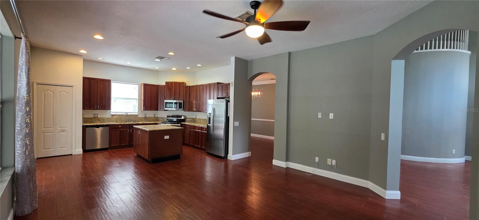 11609 GREENSLEEVE AVE — photo 17