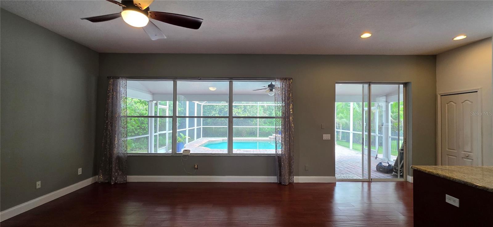 11609 GREENSLEEVE AVE — photo 21