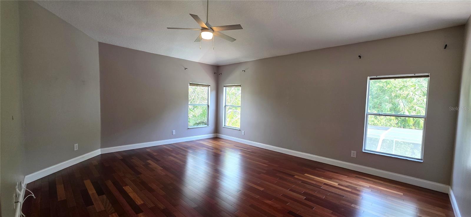 11609 GREENSLEEVE AVE — photo 38