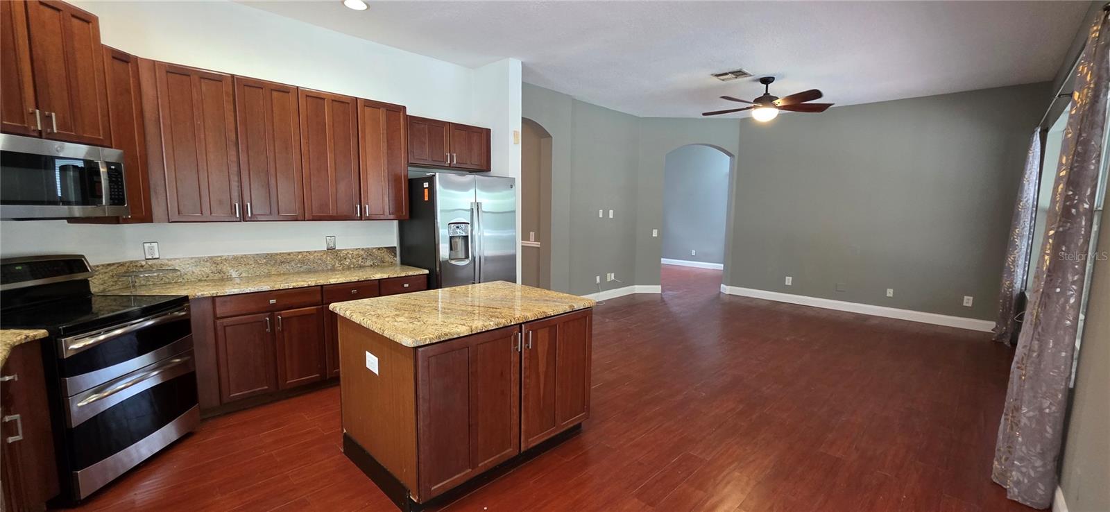11609 GREENSLEEVE AVE — photo 27