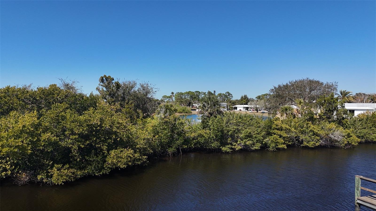 732 BLACKBURN BLVD — photo 3