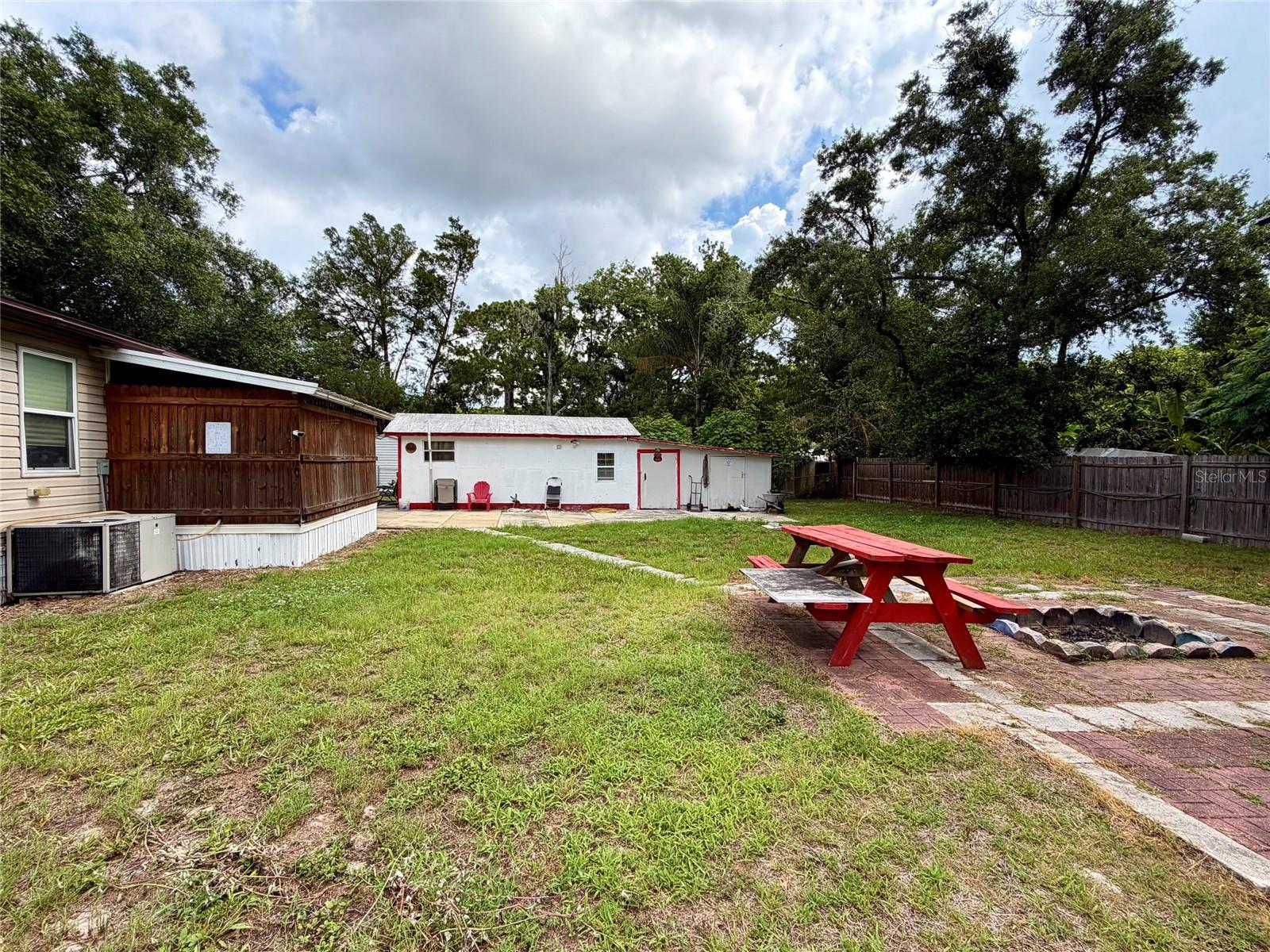 11330 SAGE AVE — photo 3