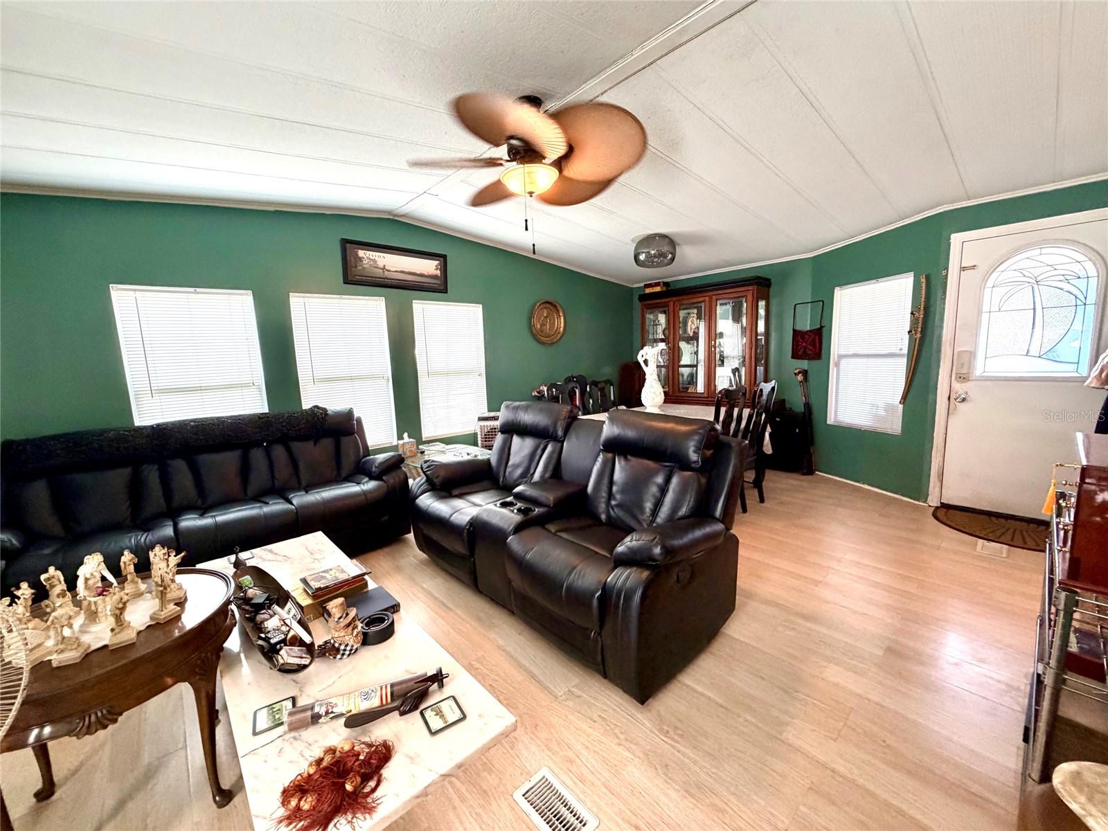 11330 SAGE AVE — photo 6