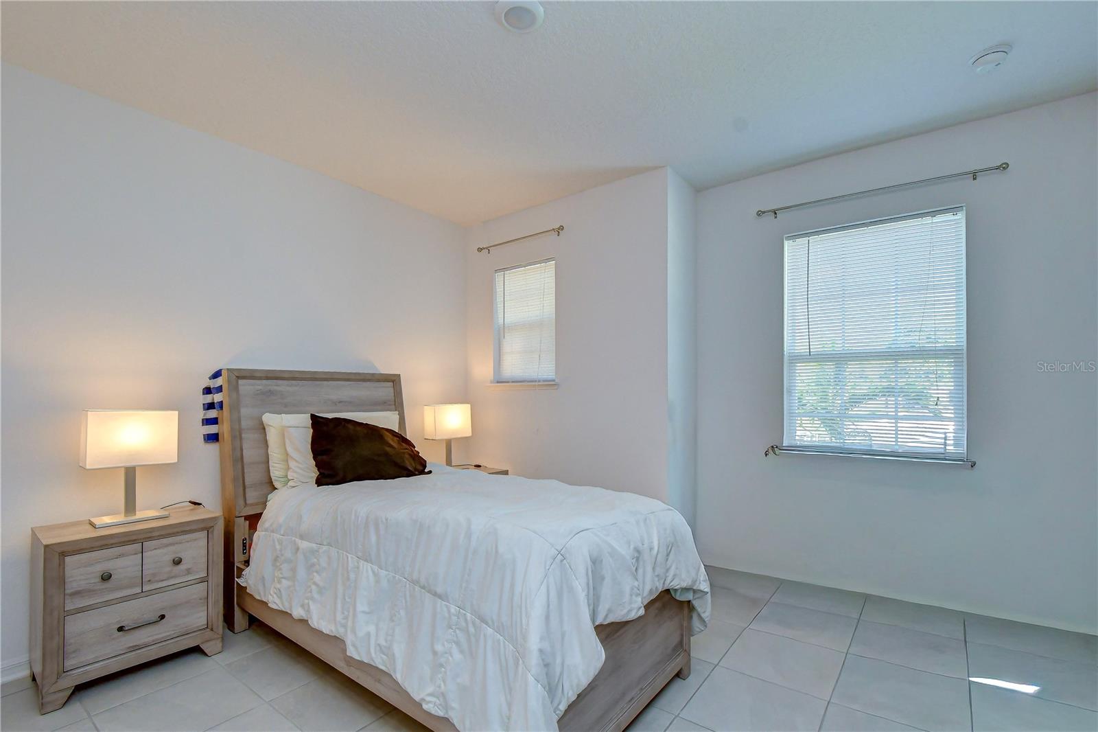 8325 OLIVE BROOK DR — photo 27