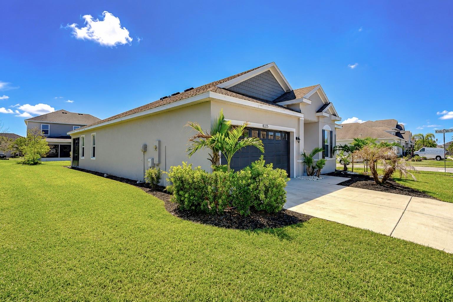 8325 OLIVE BROOK DR — photo 3