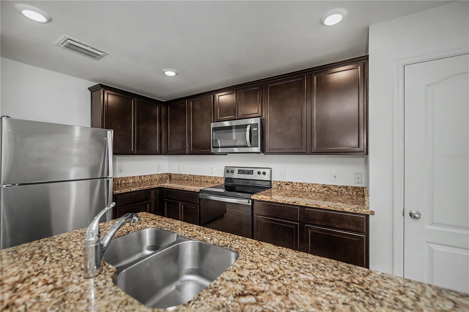 2555 ATWATER DR — photo 22